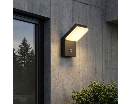 Уличный настенный светильник с датчиком движения Sensor 3000K IP54 1541 TECHNO LED черный