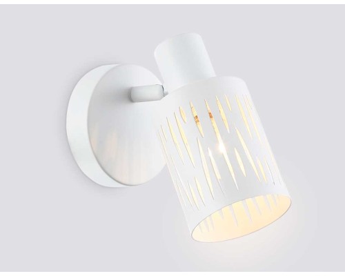 Настенно-потолочный спот Ambrella light TRADITIONAL TR8663