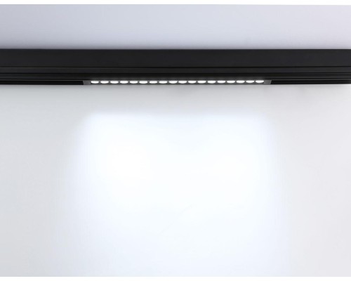 Трековый светодиодный светильник Ambrella Light Track System Magnetic 220V GL1312