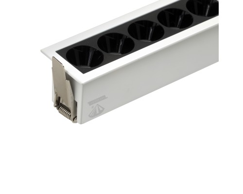 Встраиваемый белый LED светильник с драйвером, линзами, 10Вт, 4000К,  24°, 785лм